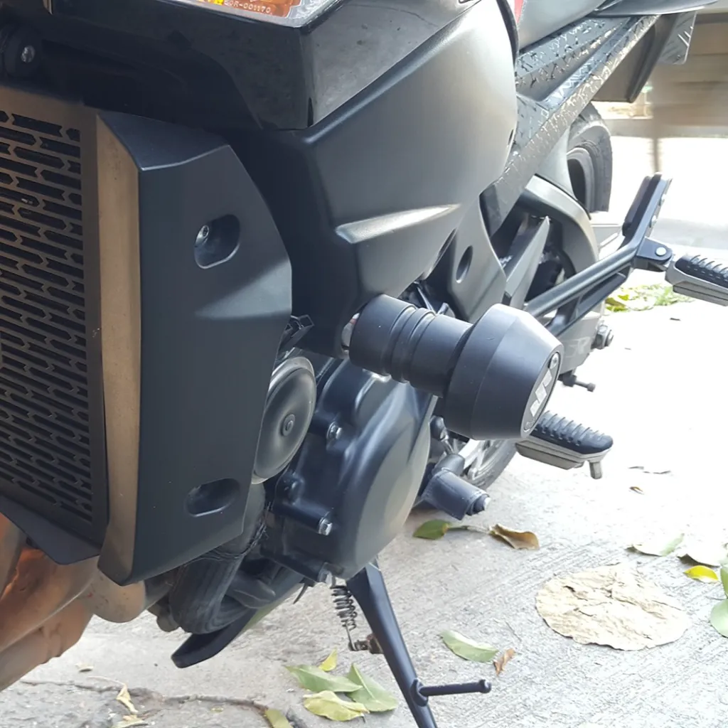 Protector de radiador GSR600 (15).webp