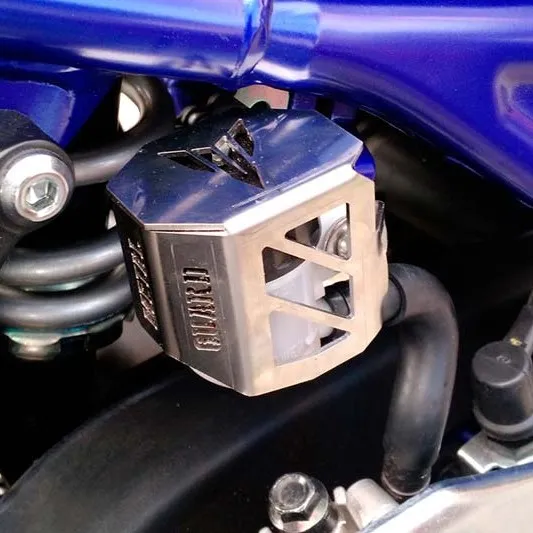[PYA0401021] PROTECTOR DEPOSITO TRASERO YAMAHA MT03 (Plateado)