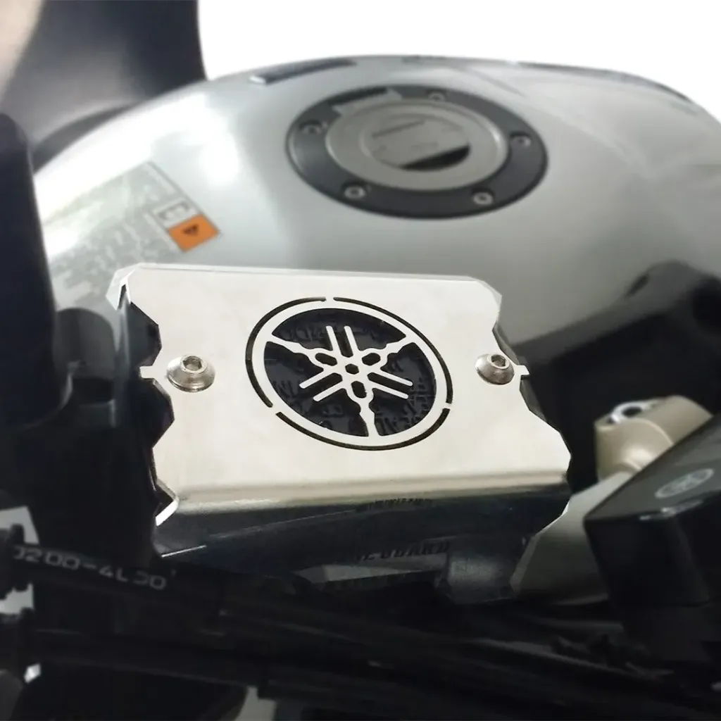 [PYA04011046] PROTECTOR DEPOSITO DELANTERO YAMAHA MT07-MT09-MT10-TRACER-XJ6-FZ6-FZ1-FZ8 (Plateado)